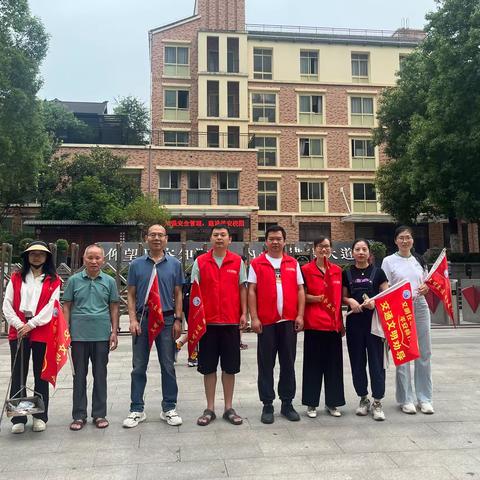 阳光护学岗 暖心助成长 ——长沙市实验小学梅溪湖学校一2212班家长护学岗纪实