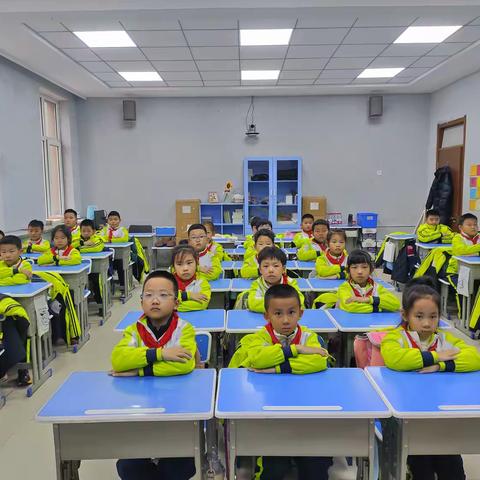 课桌为台，礼仪为魂！二年级文明礼仪课桌舞集锦📸