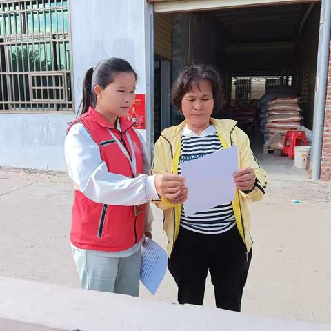 三家镇网格员开展六水共治宣传工作