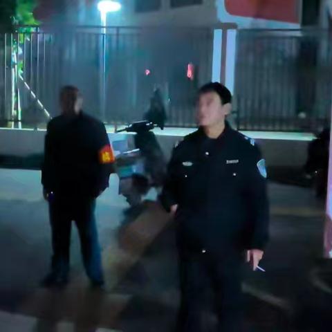 人才驿站志愿者助力社区纪念堂搬迁及台账整理工作