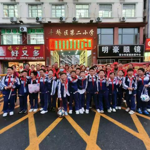 阵雨时停时下，爱在生根发芽—致敬四（10）班全体家长