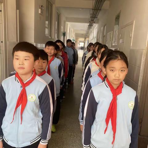 阳光体育 活力校园—— 大束街道中心小学大课间跑操活动