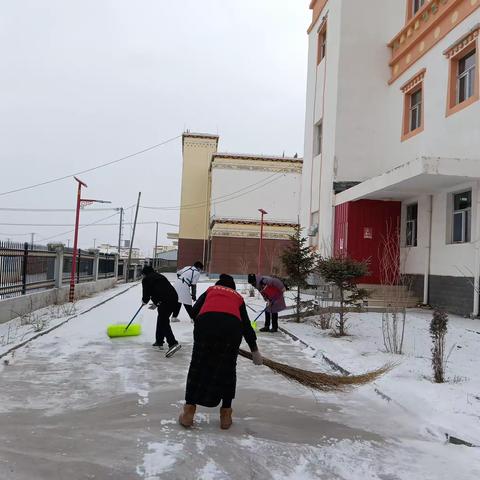 治多县综合福利院多措并举积极应对雨雪冰冻天气