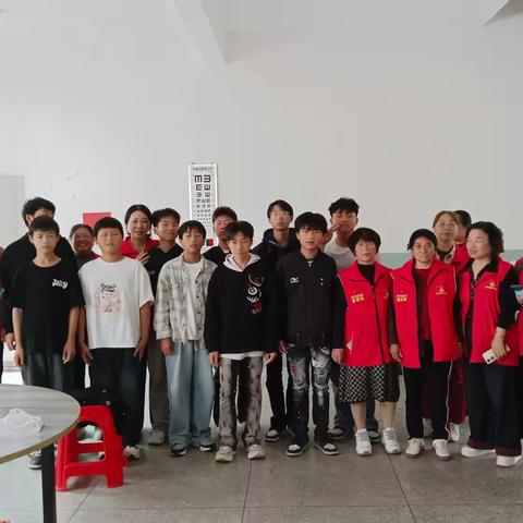 《留守不缺爱，志愿暖青春》——“爱留助孤，点亮未来”走进港边中学