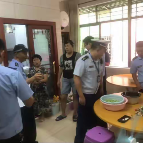文昌市综合行政执法局开展校园周边专项整治工作