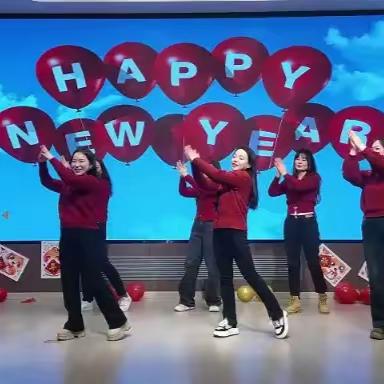 文采飞扬，舞姿翩跹？揭秘多才多艺的宝藏教师！