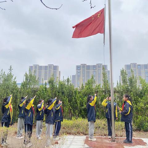 安全伴我行——开封市横堤铺小学升旗仪式