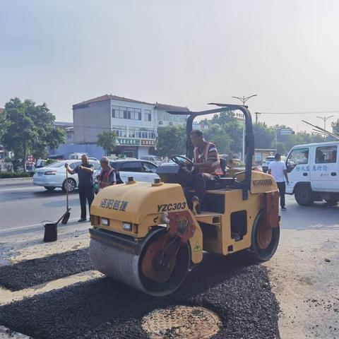 沙河市市政维护中心开展雨后破损道路维修养护专项整治工作