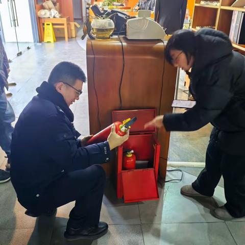 紧绷安全线，开展辖区消防安全检查