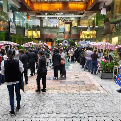 园聚精彩 友议未来 ——东风雅韵WE享汇市集活动