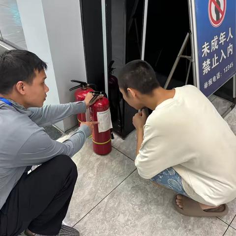 天涯区旅文局2025年劳动节假日期间对文娱行业开展安全检查