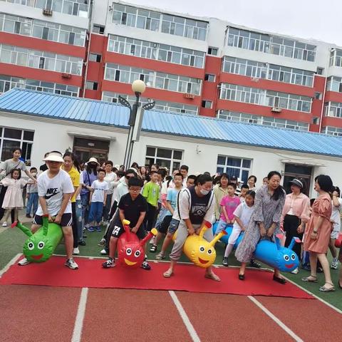 前郭县青少年活动中心开展“浓浓粽香迎端午•悠悠深情创文明”亲子实践活动