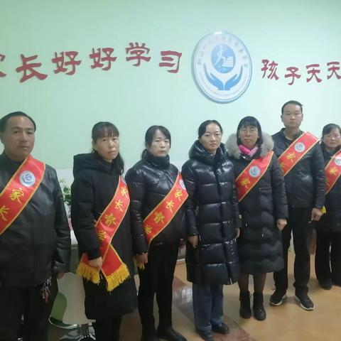 夕阳下的童话的简篇