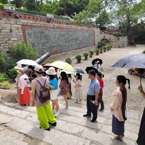 现场教学拓视野，专题研讨促成长——武鸣中学“三新”背景下教师教学能力提升培训