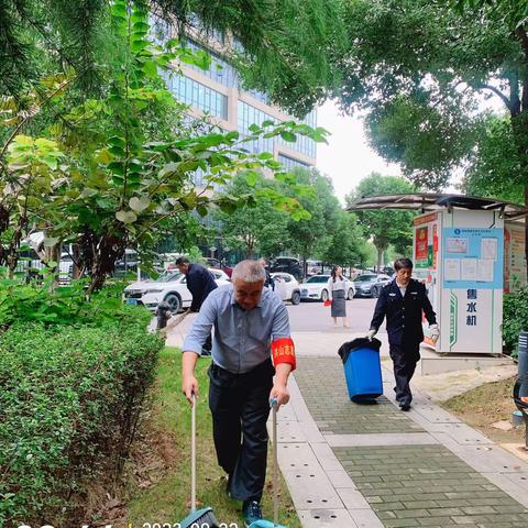 【“净”心守护在行动】迎“双节”园区大扫除