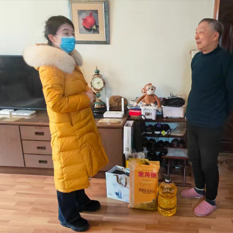 新春慰问送关怀 岁寒情深暖人心 —姚家街道现代逸城社区党委开展春节走访慰问活动