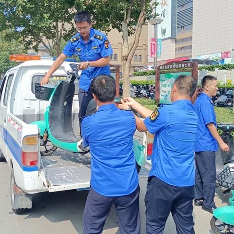 鹿泉城管开展共享单车集中整治行动