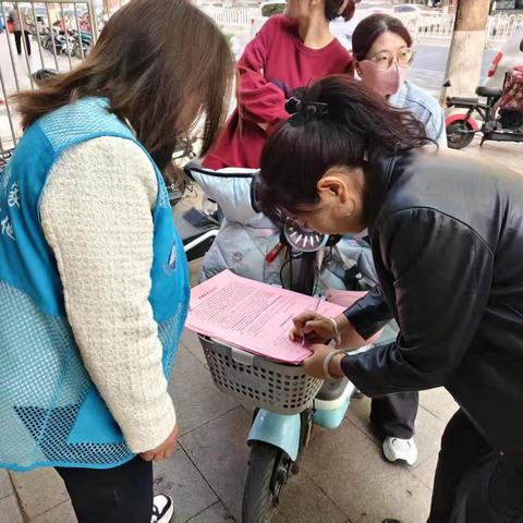 凤城街道四月禁种铲毒开展活动