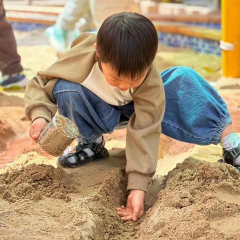 【龙泉幼教】水到渠成——龙泉街道中心幼儿园中六班沙水区自主游戏