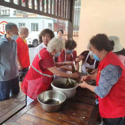 “爱心‘粽’心里，邻里情更浓”—魁星社区开展包粽子活动