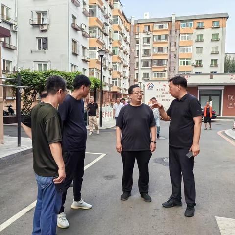 大东区长王林祥到魁星社区走访调研完整社区建设工作