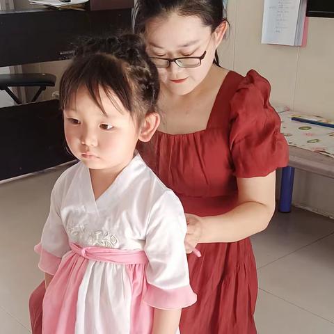 七彩韩寺  阳光教育——韩寺镇睿蕾幼儿园《环保生活  阳光教师》第四期王艳芳