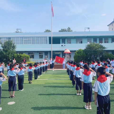 “红领巾爱祖国”·朝阳镇中心小学少先队新队员入队仪式