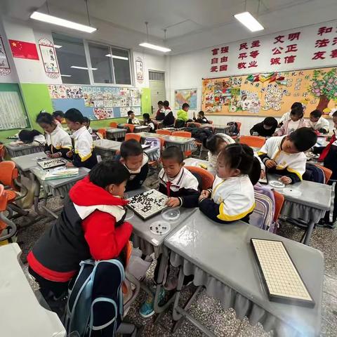 在棋盘上启迪智慧——2024年莲花小学文昌校区秋季学期围棋总结