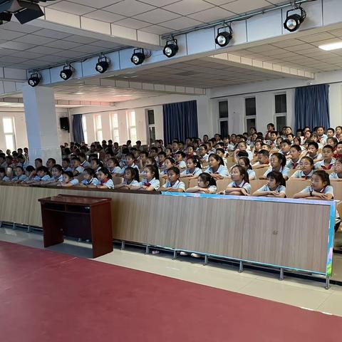 安全伴我行，处处迎光明。                     ———林西县第三小学安全教育宣传日