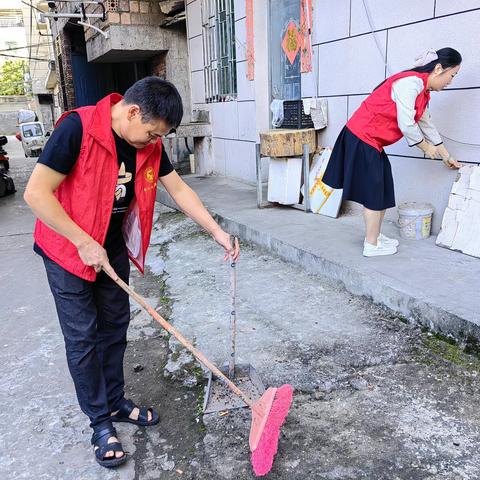 南山村开展 “ 落实桶边督导，重罚混装混运 ” 垃圾分类主题活动