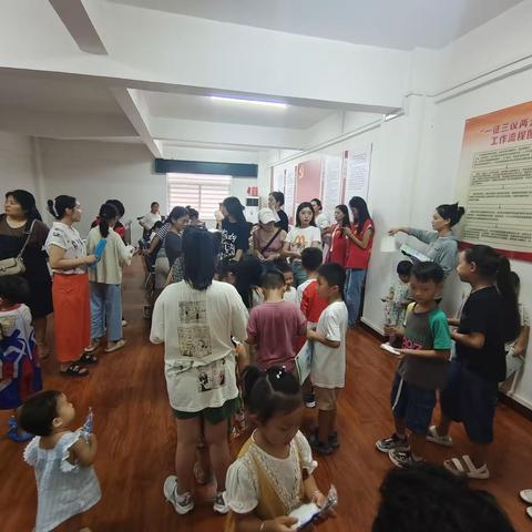 圣唐社区开展青少年“快乐暑期  健康成长”第三期彩绘石膏娃娃活动。