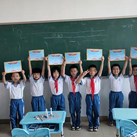 周四🤖乐高机器人个性课！