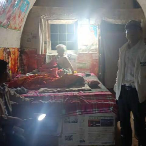 文家村包村领导、包村干部、驻村第一书记、党员干部排查全村汛期安全