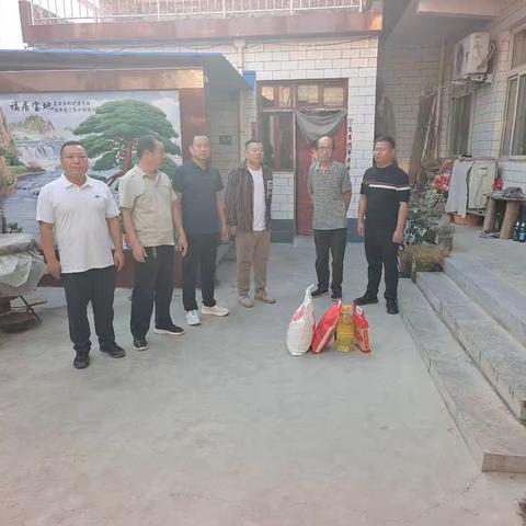 理峪村开展“月满中秋·情暖万家”困难群众慰问活动