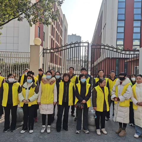 爱心护学岗，温暖放学路——实验学校二五班