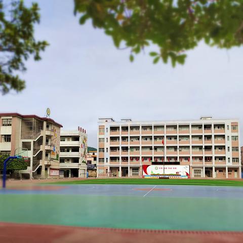 春暖花开 等你归来 -- 那坡县德隆乡中心小学2025春季开学通知及致家长的一封信