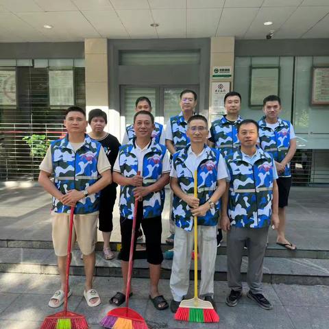 迷彩“蓝”守护家园净！东方市退役军人号角志愿服务队投身周末大扫除