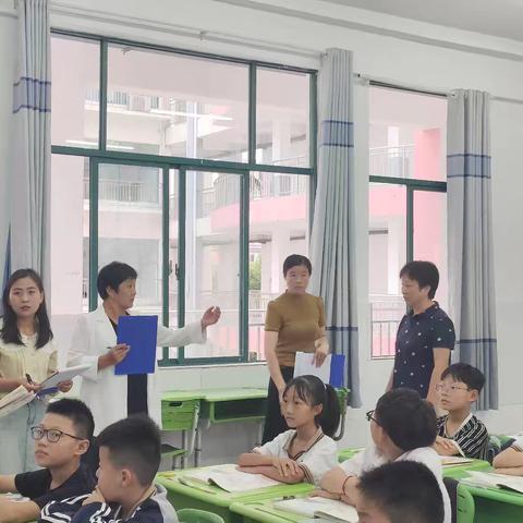 【励进晨光•立行德育】晨光小学部开展新学期黑板报评比活动