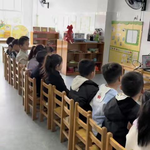 消防在“童”心，安全伴“童”行——瑞金市红都幼儿园中一班消防安全演练