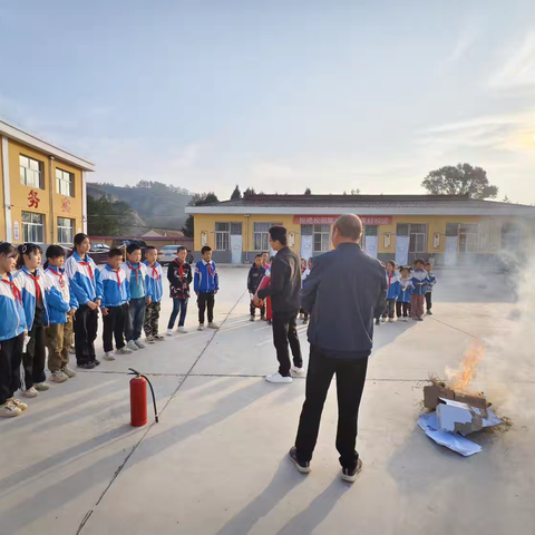 长口子小学———开展消防演练，筑牢安全底线