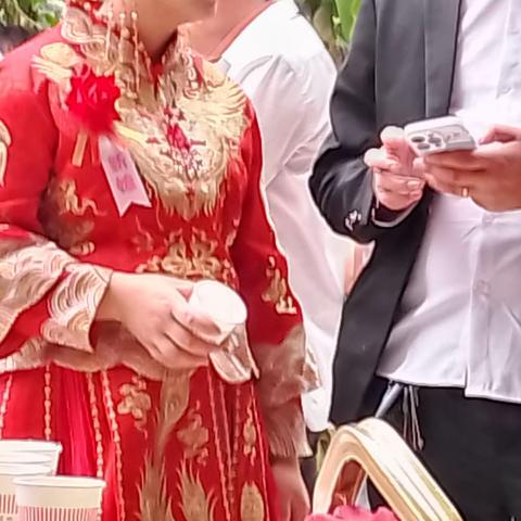 新婚快乐，早生贵子!祝你们永结同心，百年好合！新婚愉快，甜甜蜜蜜！夫妻恩恩爱爱到永远！