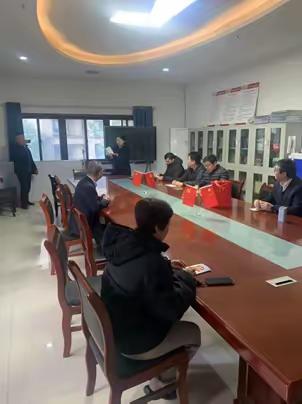 小寨路街道二府庄社区开展防诈骗宣传活动
