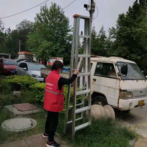 【近悦远来 活力双山】社区及时修路灯 照亮居民回家路