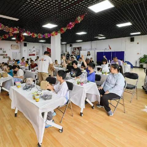 树村社区暑期系列活动--“趣体验”之微景观小森林活动