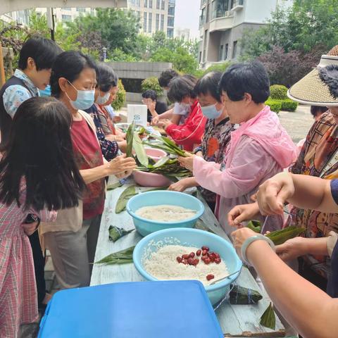 红色物业庆端午 情暖粽香飘万家