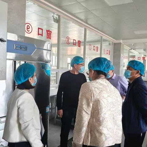 “食”刻守护 膳暖人心——康庄教育集团康庄中心小学校区领导带队把关舌尖安全