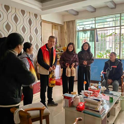 长征源社区新时代文明实践站开展“情暖新春 爱满社区”春节走访慰问活动