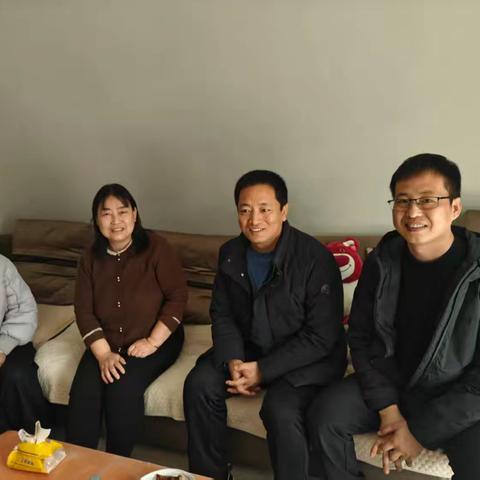 春节慰问暖人心，殷殷关怀显温情——鸡泽二中春节慰问老教师活动