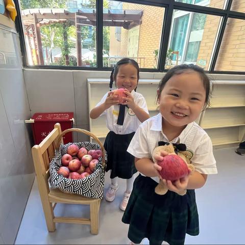 开学第一天 美好正发生———合肥市琥珀山庄灵童幼儿园小二班