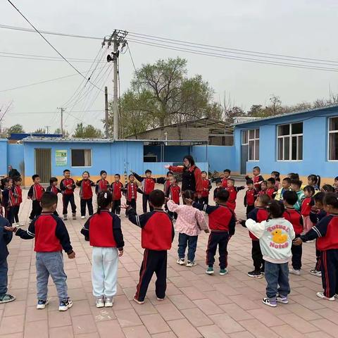 诗润童心，筑梦未来——赵马营幼儿园春季运动会